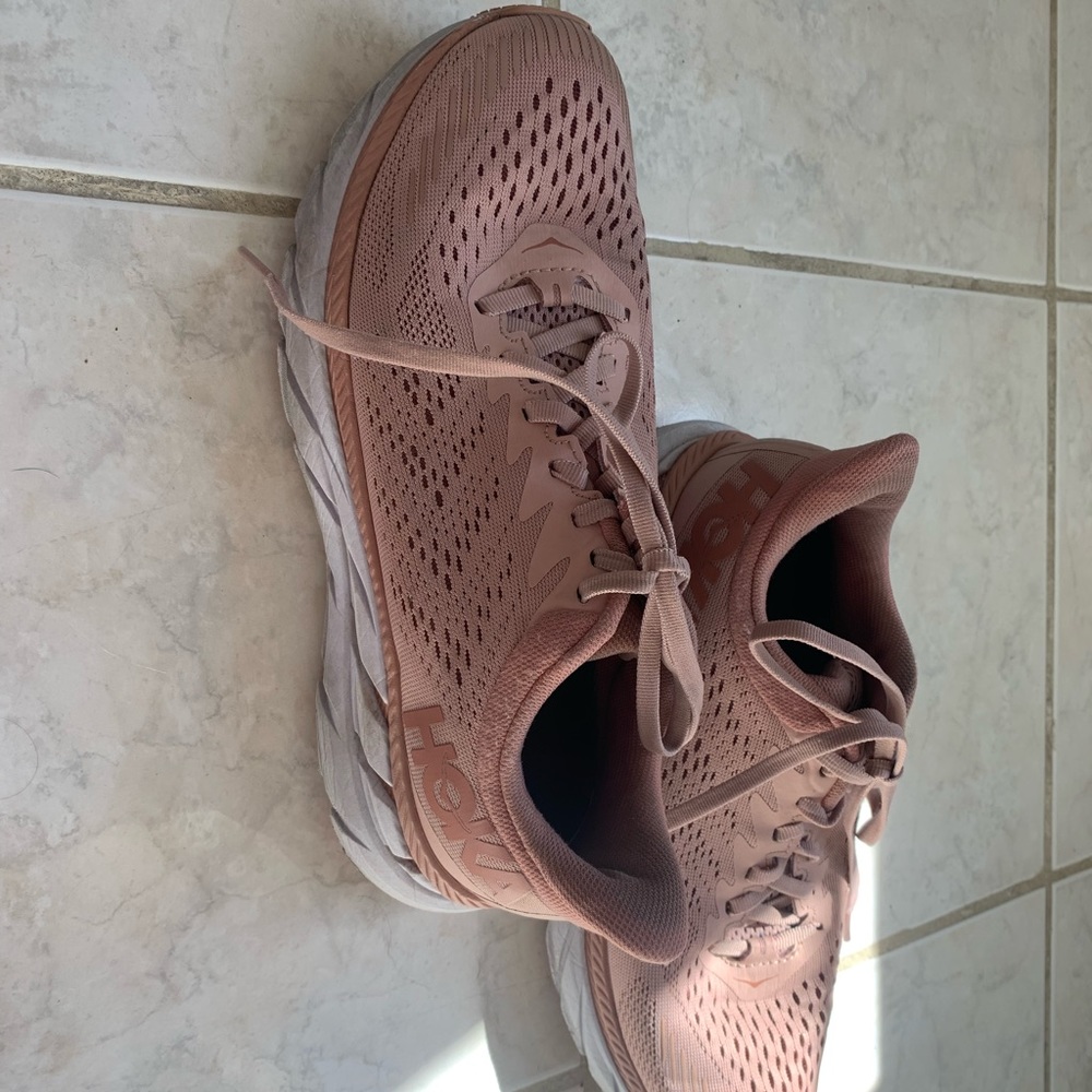 Rusty rose hoka Clifton 7s